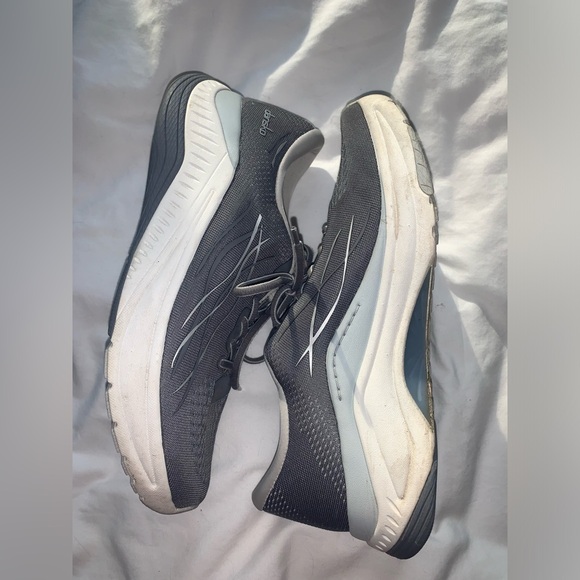 Dansko Shoes - Grey Dansko Tennis shoes